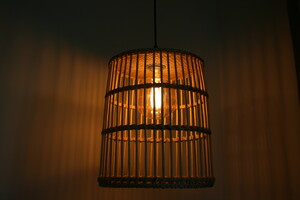 Gevlochten bamboe lamp