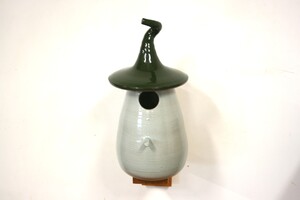 Vogelhuisje Groen op houten steuntje