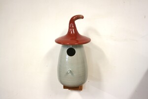 Vogelhuisje Rood op houten steuntje