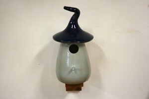 Vogelhuisje Blauw op houten steuntje
