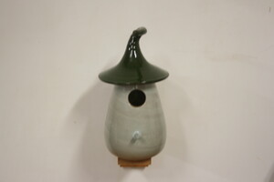 Vogelhuisje Groen op houten steuntje