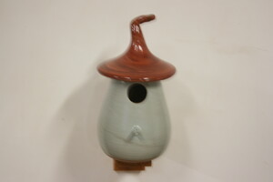 Vogelhuisje Rood op houten steuntje