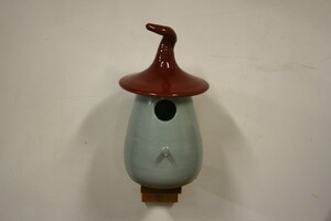 Vogelhuisje Rood op houten steuntje