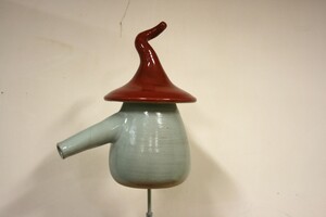 Hommelpot Rood op pin