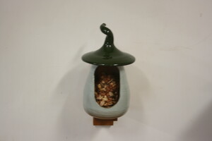 Vogelvoederhuisje Groen op houten steuntje