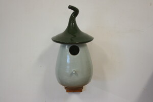 Vogelhuisje Groen op houten steuntje