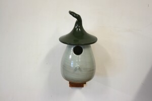 Vogelhuisje Groen op houten steuntje