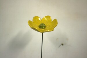 Bloem / Insectendrinkbakje op pin
