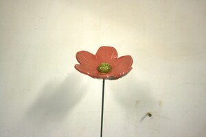 Bloem / Insectendrinkbakje op pin