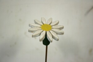 Bloem; Margriet op pin