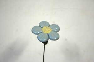Bloem op pin