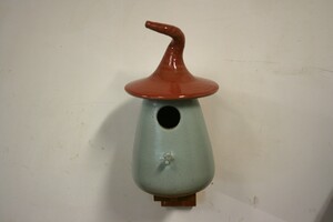 Vogelhuisje Rood op houten steuntje