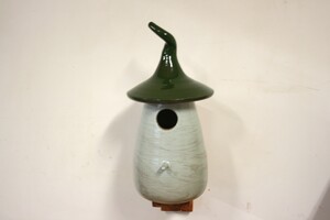 Vogelhuisje Groen op houten steuntje