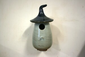 Vogelhuisje Blauw op houten steuntje