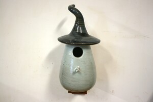 Vogelhuisje Blauw op houten steuntje