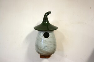 Vogelhuisje Groen op houten steuntje