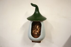 Vogelvoederhuisje Groen op houten steuntje